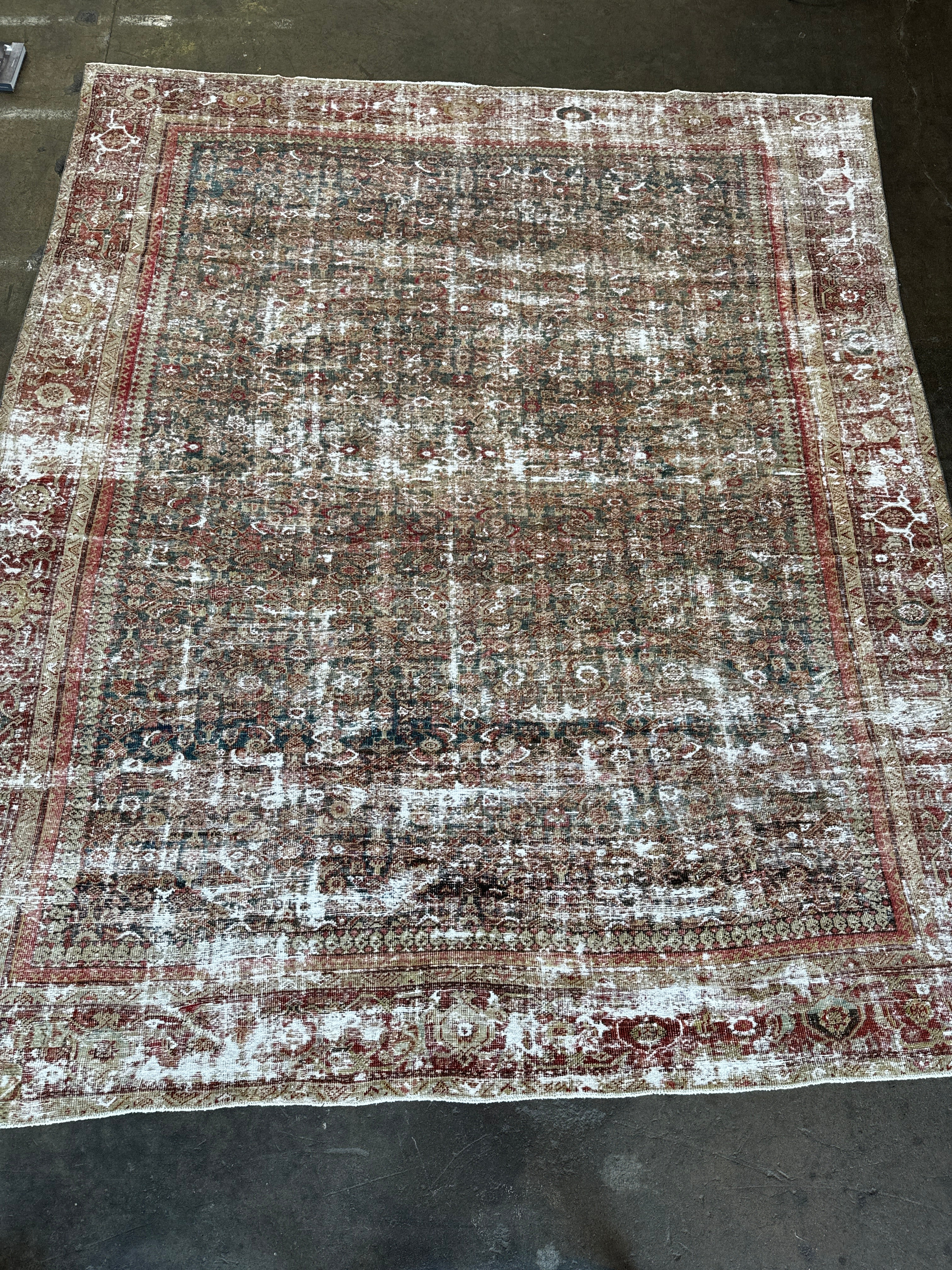 10x12 Antique Mahal Rug