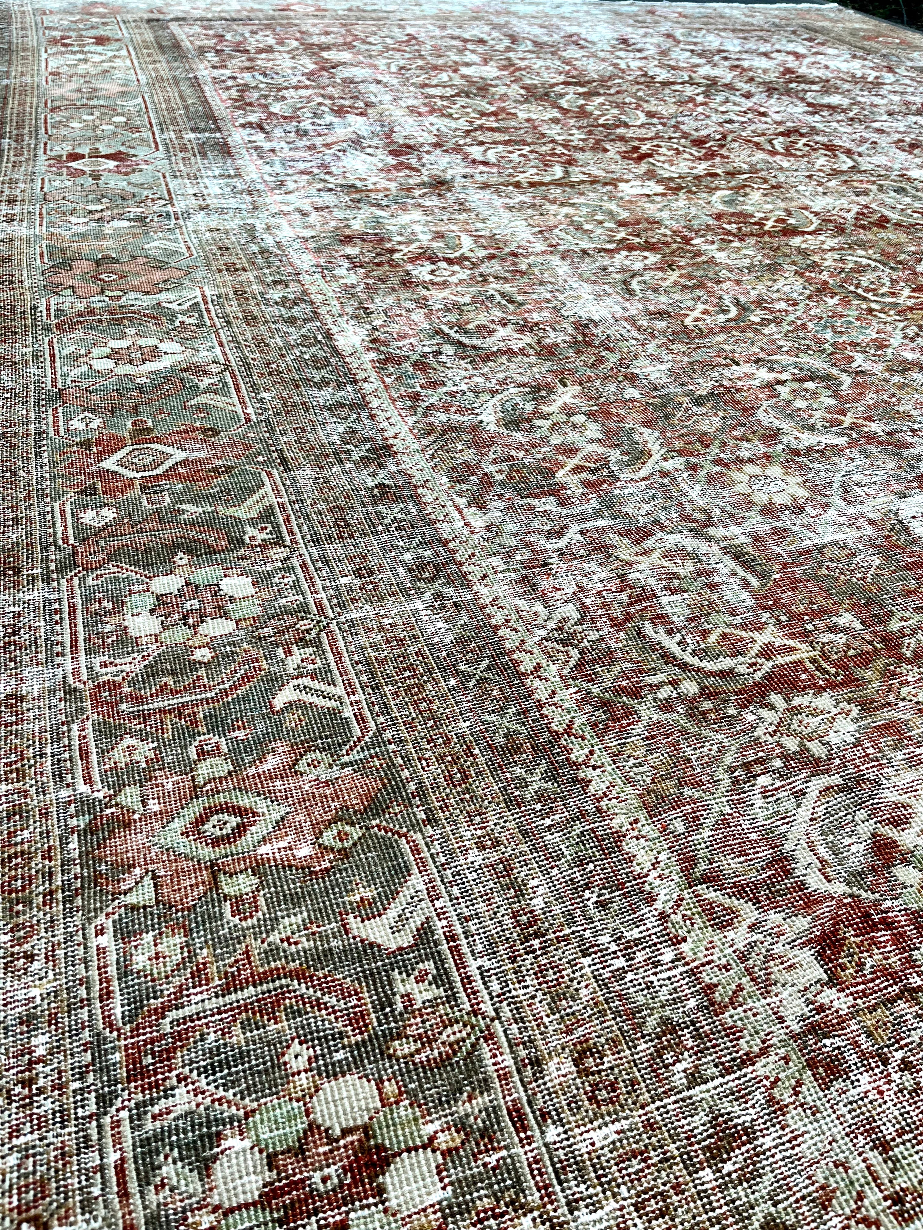 10x14 Antique Mahal Rug