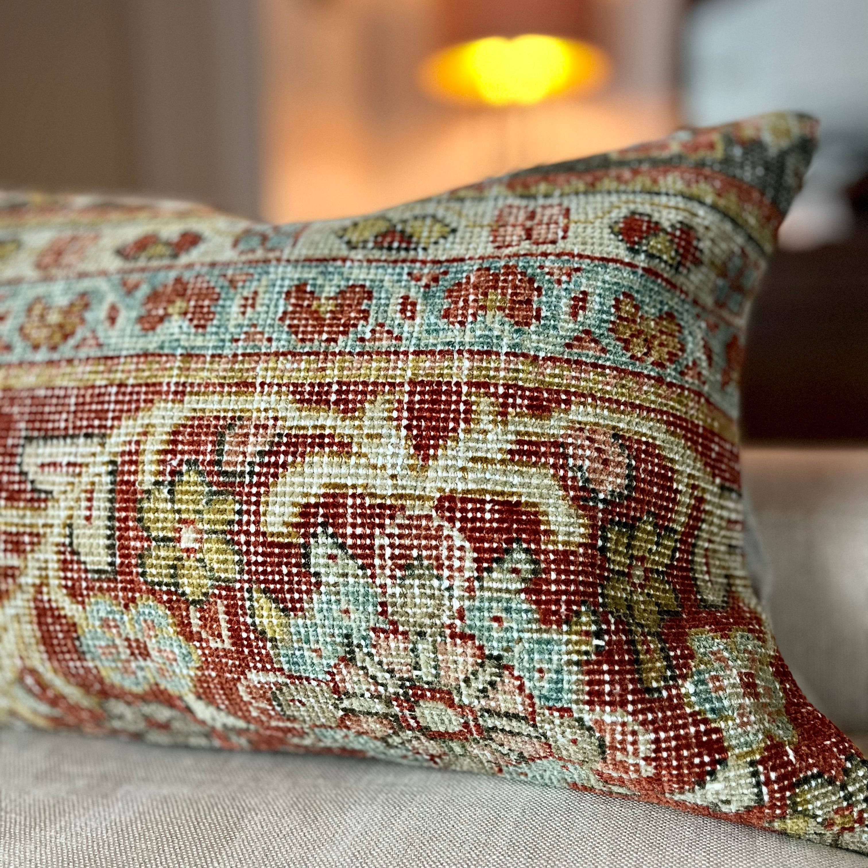 Sarandib Vintage Rug Pillow